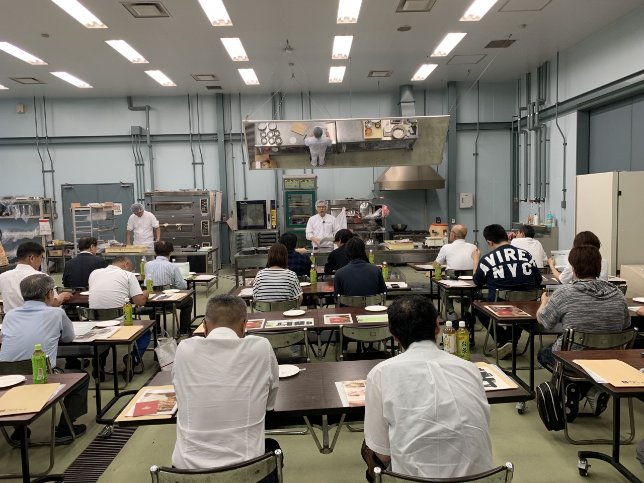 山梨県菓子工業組合講習会　講習会中写真２